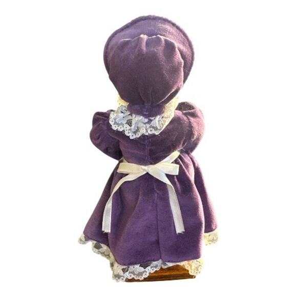 Vintage Hand Crafted Soft Sculpt Purple Velvet Dress Grandmother Doll - Picture 5 of 10